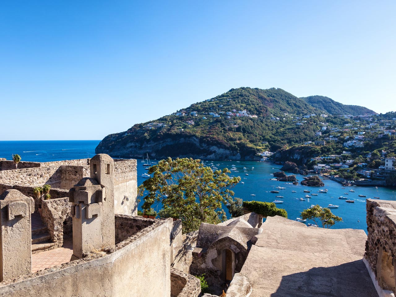 Scorpi gli orari di visita ed i prezzi del Castello Aragonese! 