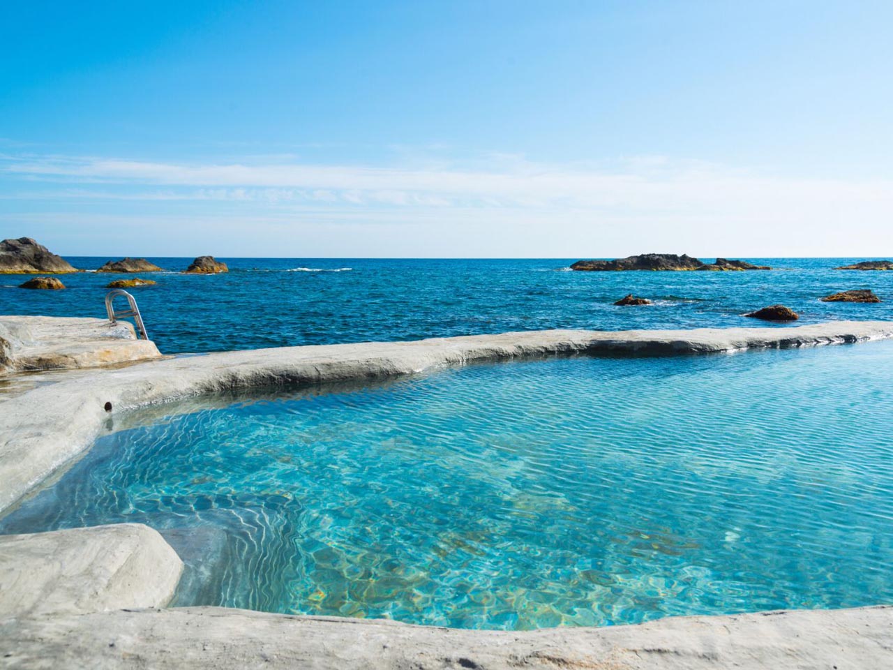 Ischia Scannella una delle location più belle per fare il bagno! 